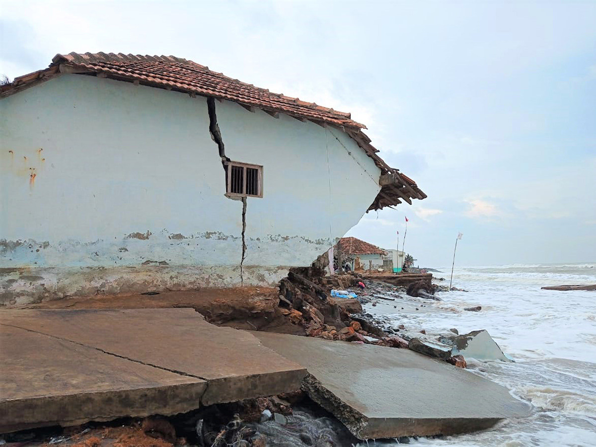 Cyclone Asani To Hit Uttarandhra Photo Gallery - Sakshi23