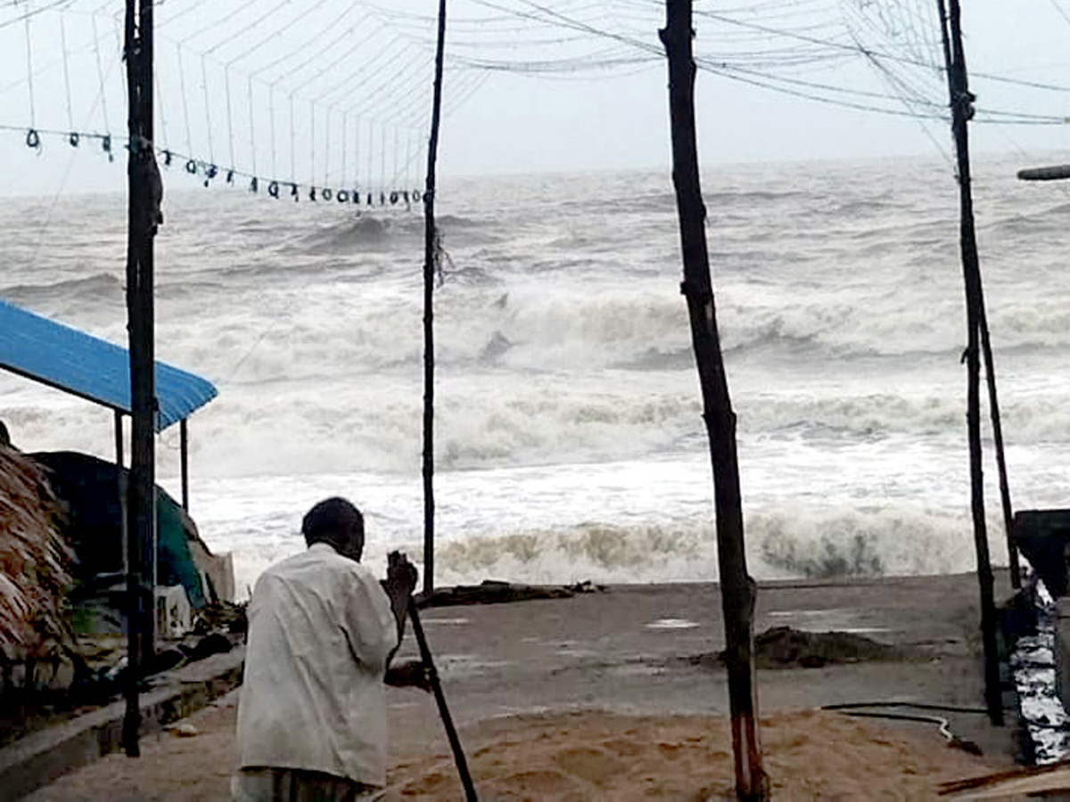 Cyclone Asani To Hit Uttarandhra Photo Gallery - Sakshi25