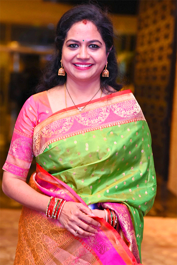 Singer Sunitha HD images - Sakshi22