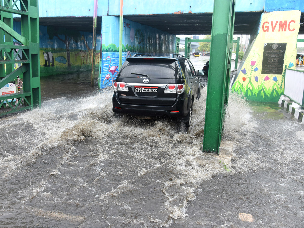 Cyclone Asani Effect Heavy Rainfall Lashes Andhra Pradesh - Sakshi11