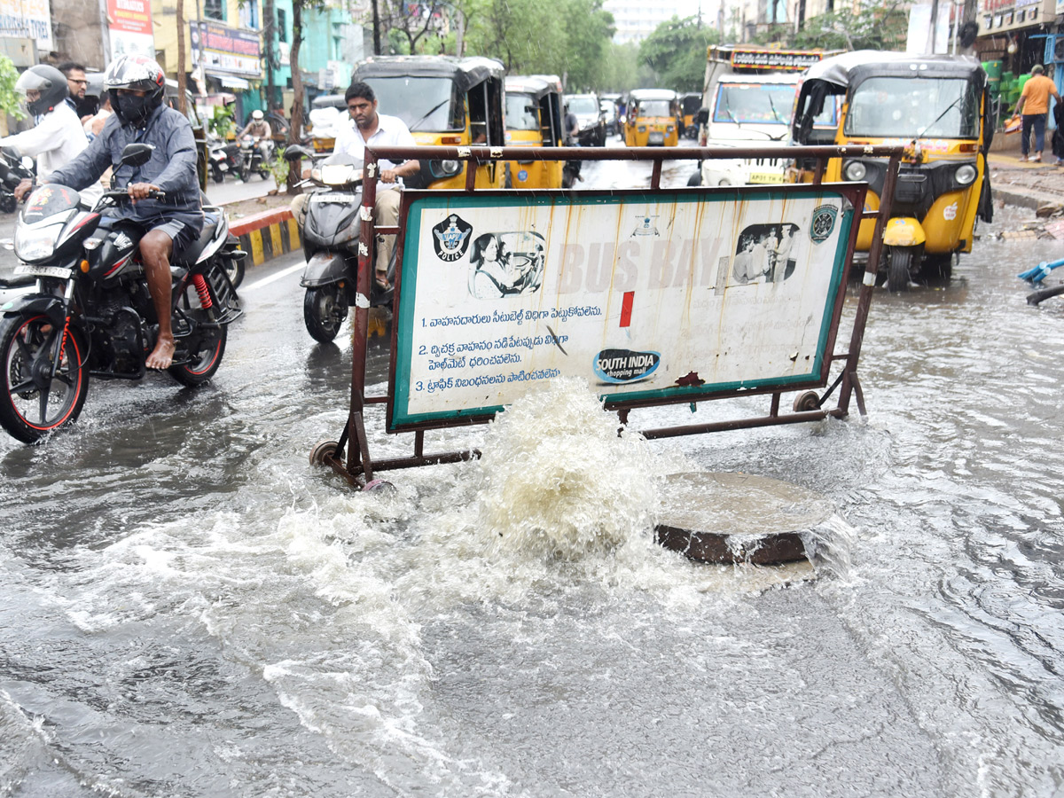 Cyclone Asani Effect Heavy Rainfall Lashes Andhra Pradesh - Sakshi13