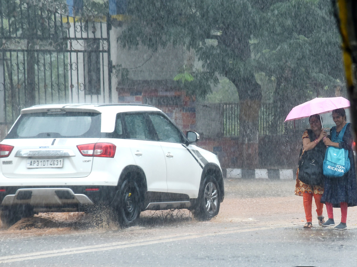 Cyclone Asani Effect Heavy Rainfall Lashes Andhra Pradesh - Sakshi25