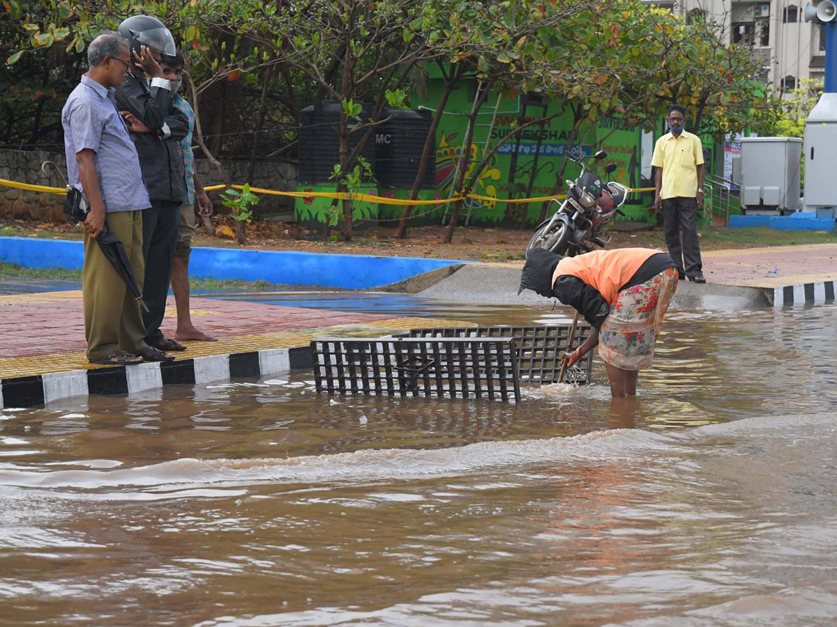 Cyclone Asani Effect Heavy Rainfall Lashes Andhra Pradesh - Sakshi28