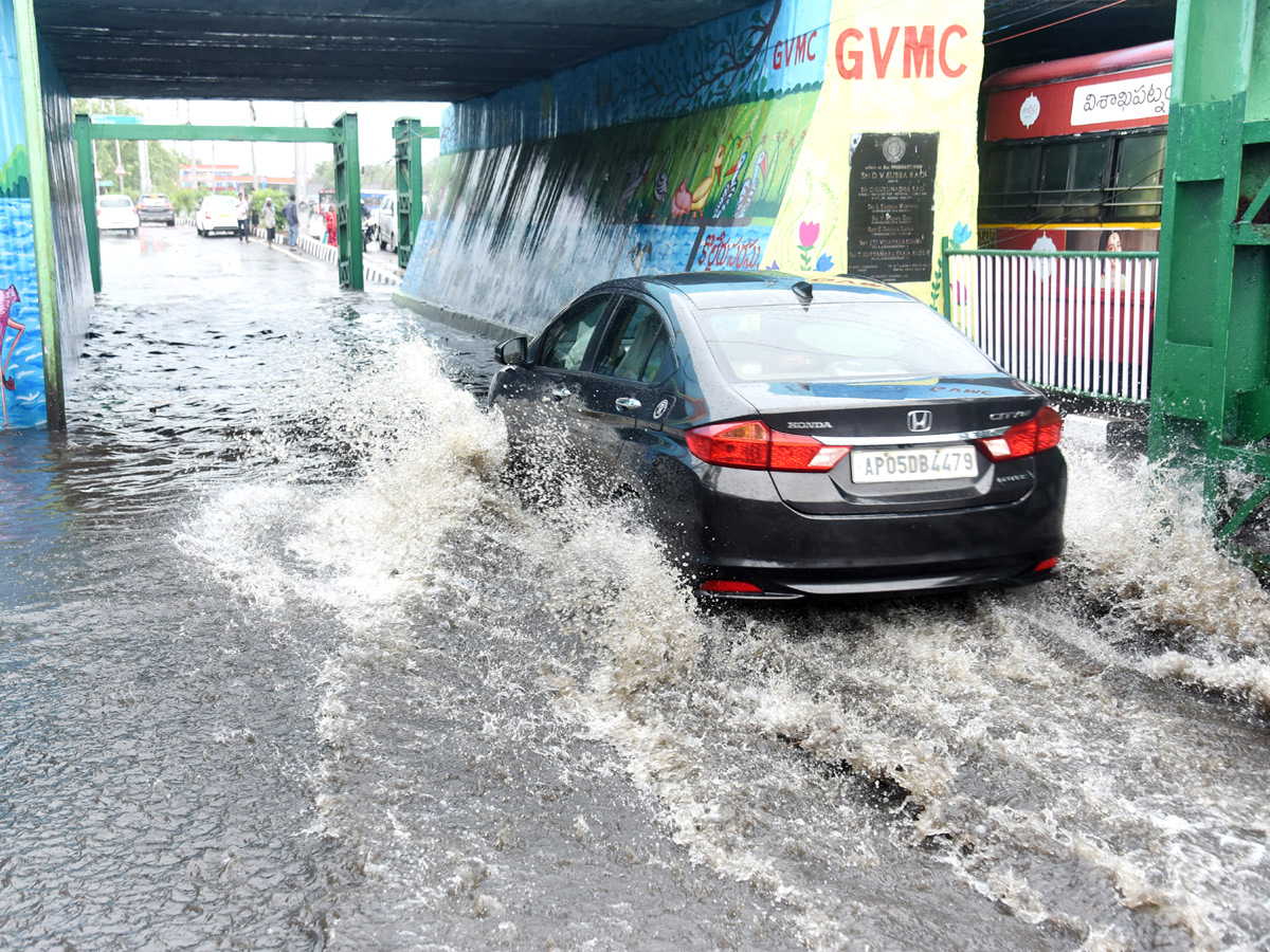 Cyclone Asani Effect Heavy Rainfall Lashes Andhra Pradesh - Sakshi7