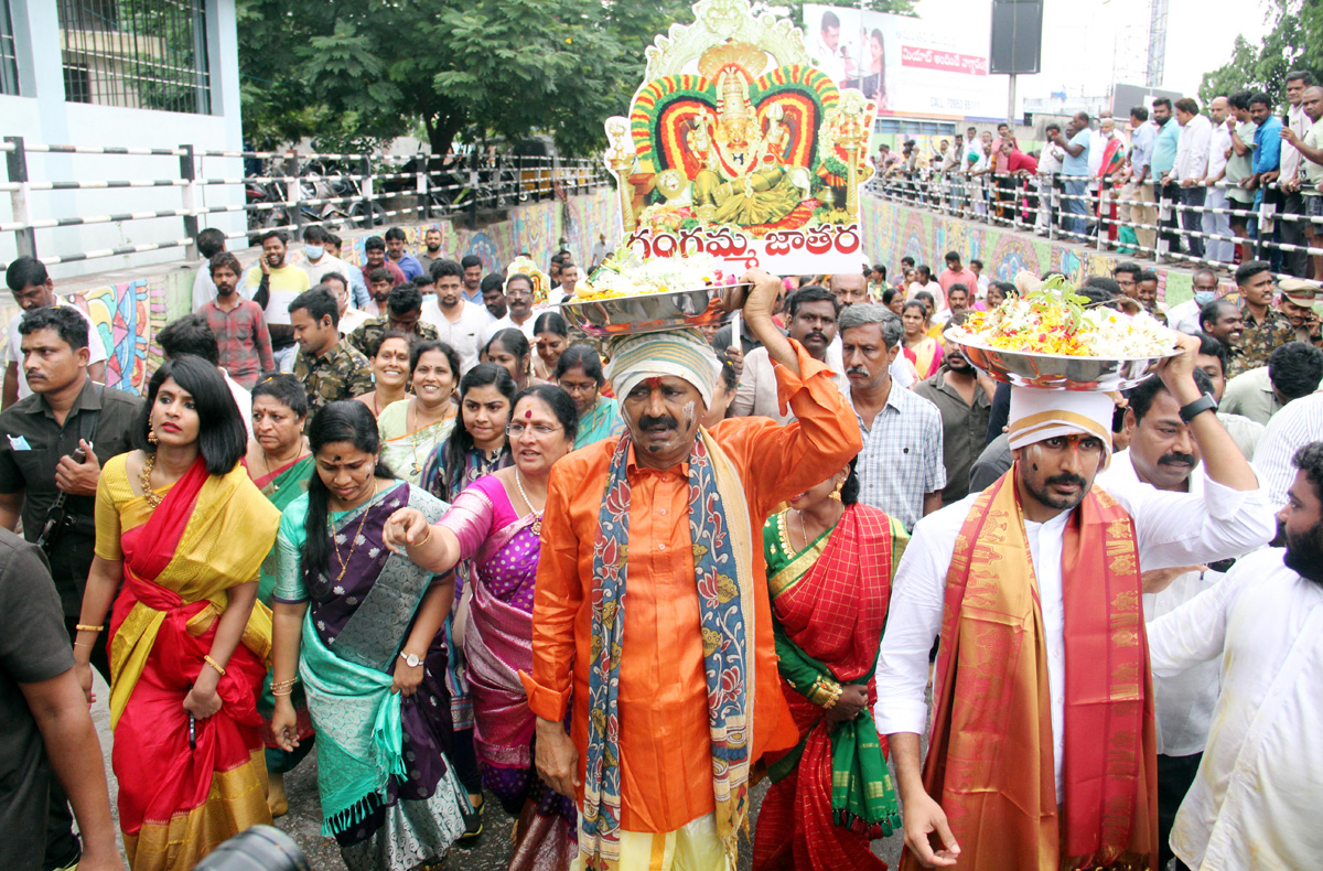 Tataiah Gunta Tirupati Gangamma Jatara Starts At chittoor - Sakshi1