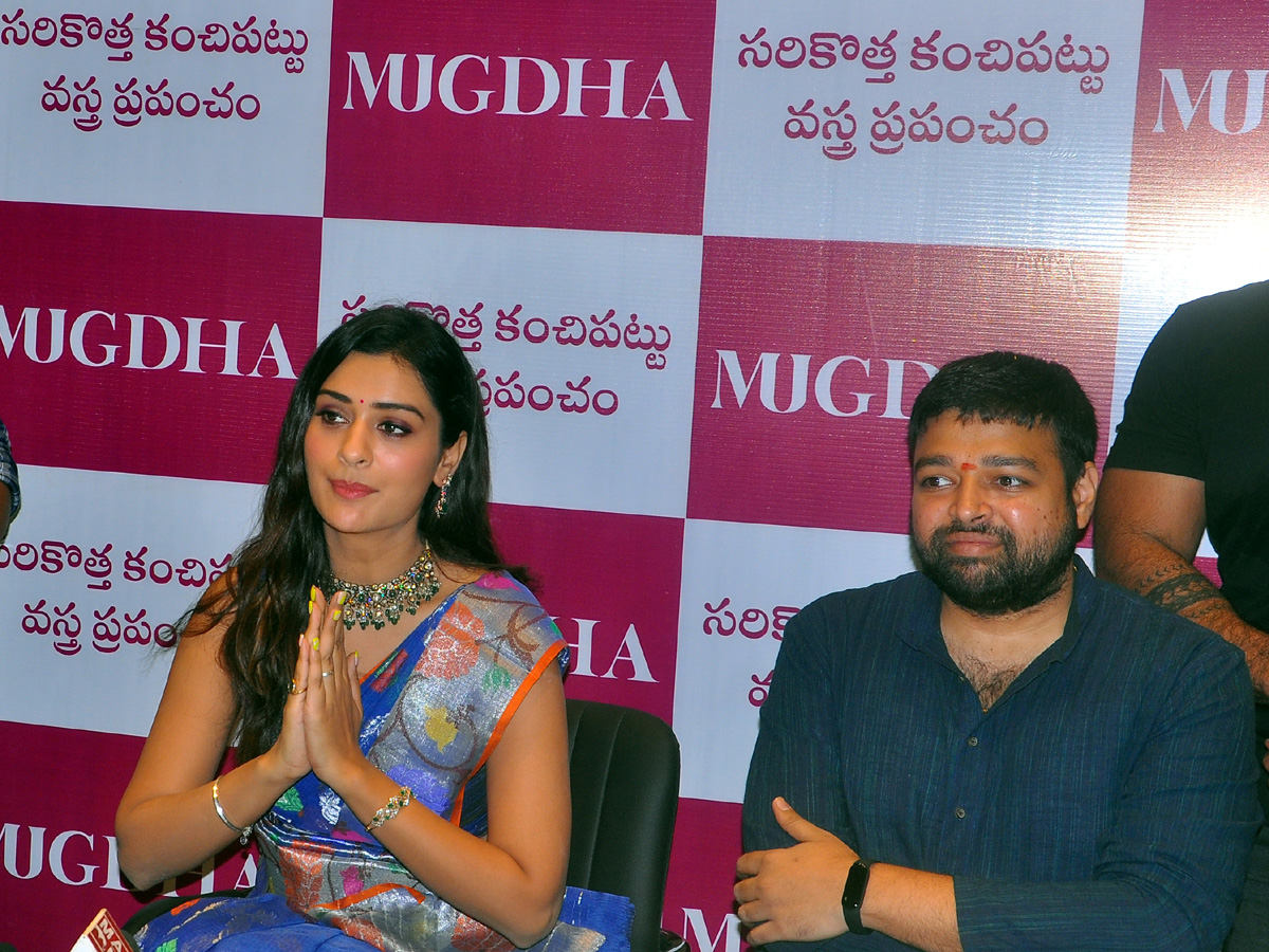 Actress Payal Rajput Inaugurates MUGDHA ShowRoom in Nellore Photo Gallery - Sakshi14