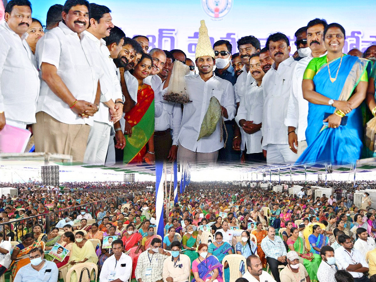 CM Jagan Visits Konaseema District Photo Gallery - Sakshi14