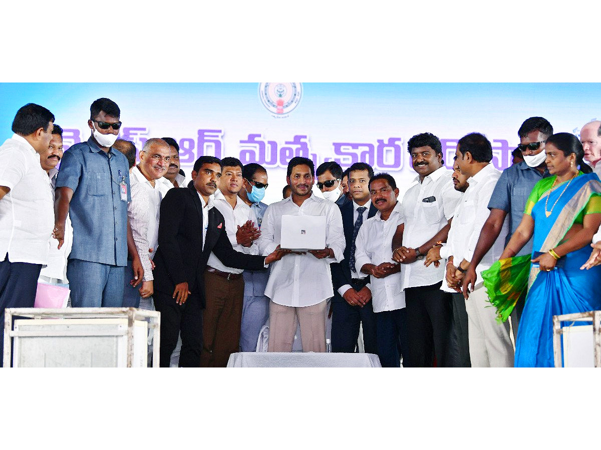 CM Jagan Visits Konaseema District Photo Gallery - Sakshi17