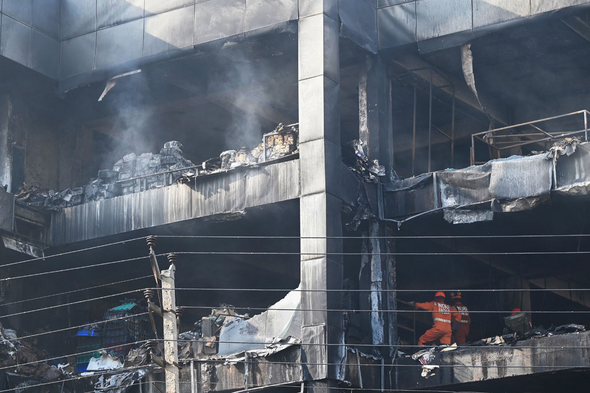 Delhi:Massive fire in Mundka Photos - Sakshi3