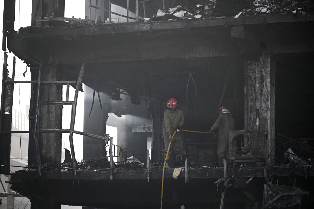 Delhi:Massive fire in Mundka Photos - Sakshi10