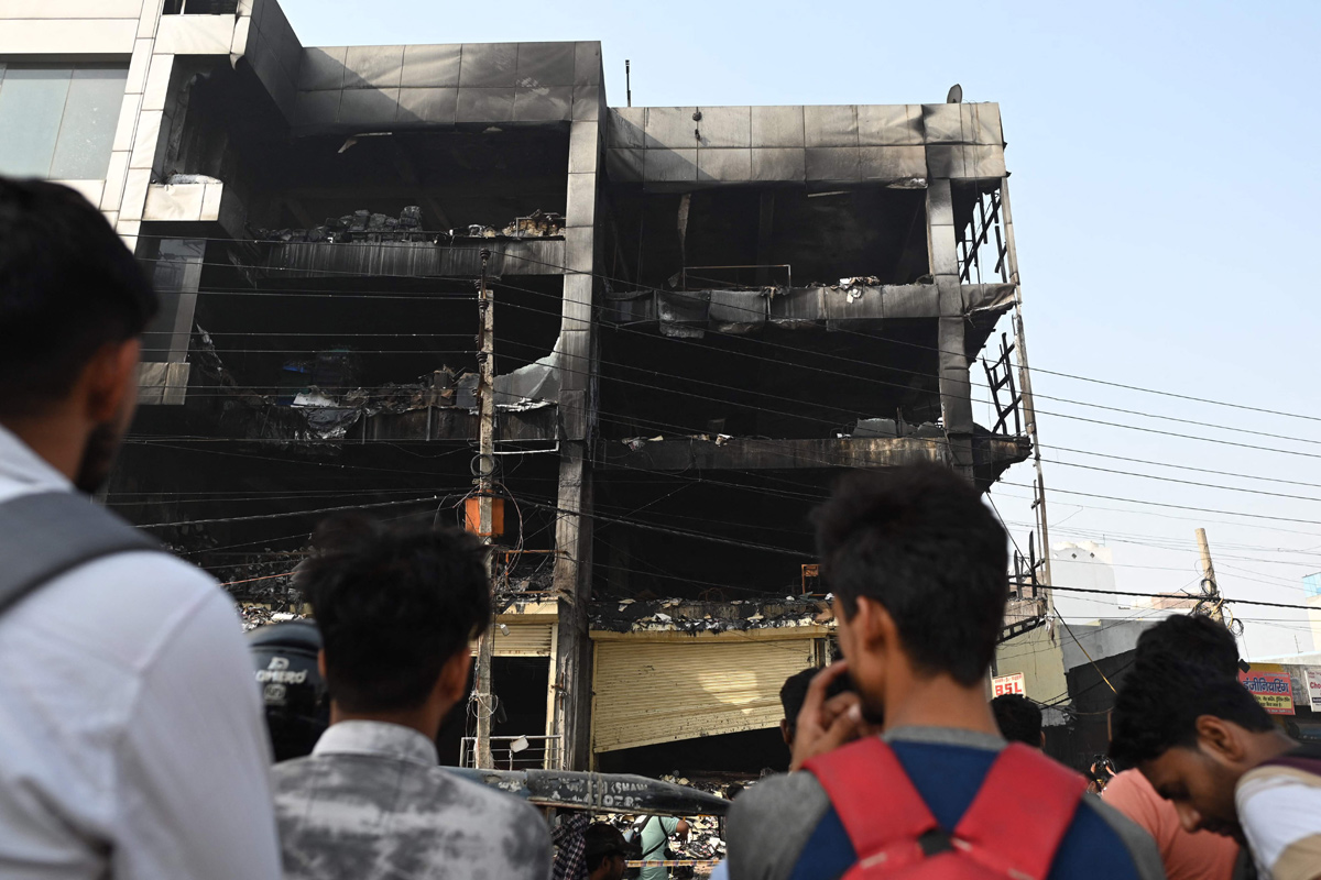 Delhi:Massive fire in Mundka Photos - Sakshi13