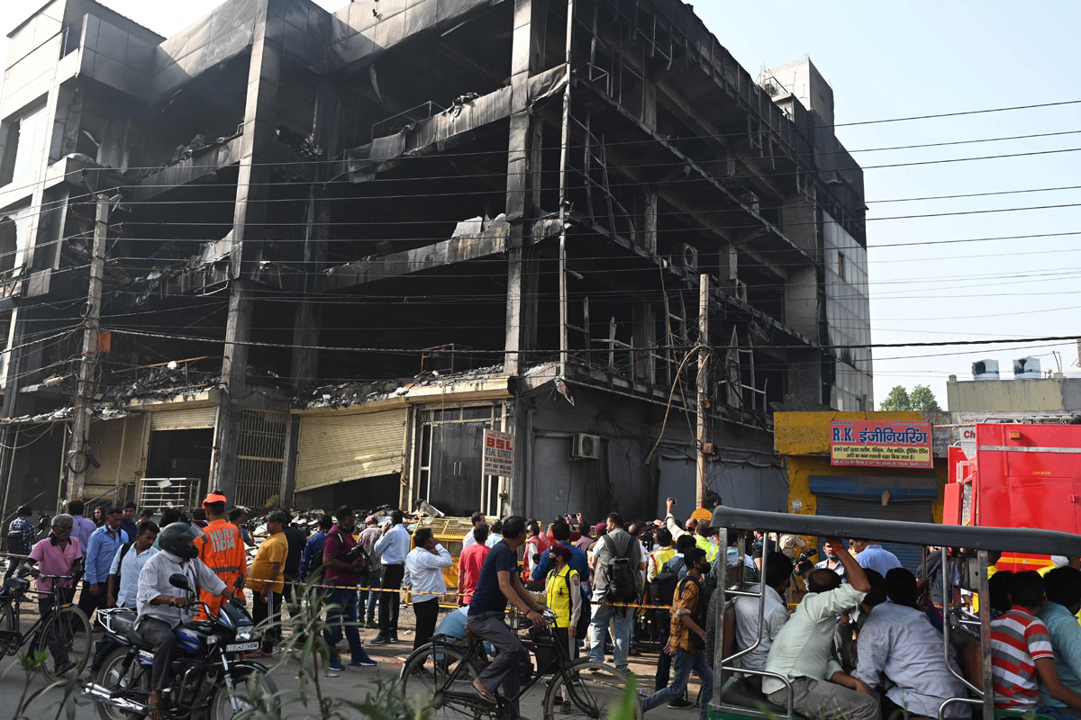 Delhi:Massive fire in Mundka Photos - Sakshi14