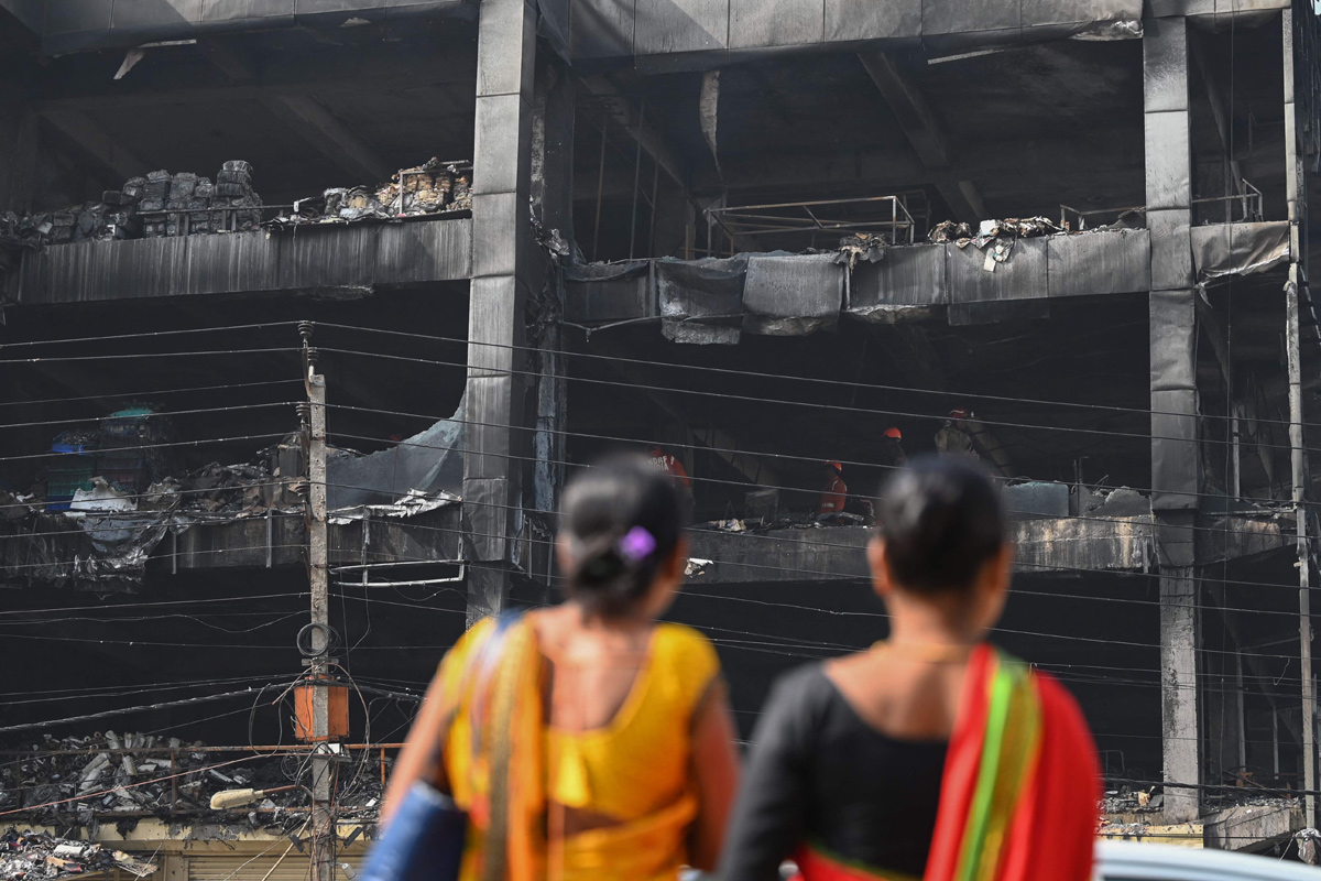 Delhi:Massive fire in Mundka Photos - Sakshi17