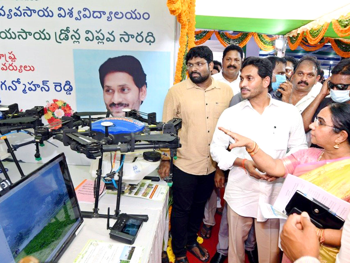 AP CM YS Jagan Disburse YSR Rythu Bharosa in Eluru District  - Sakshi11