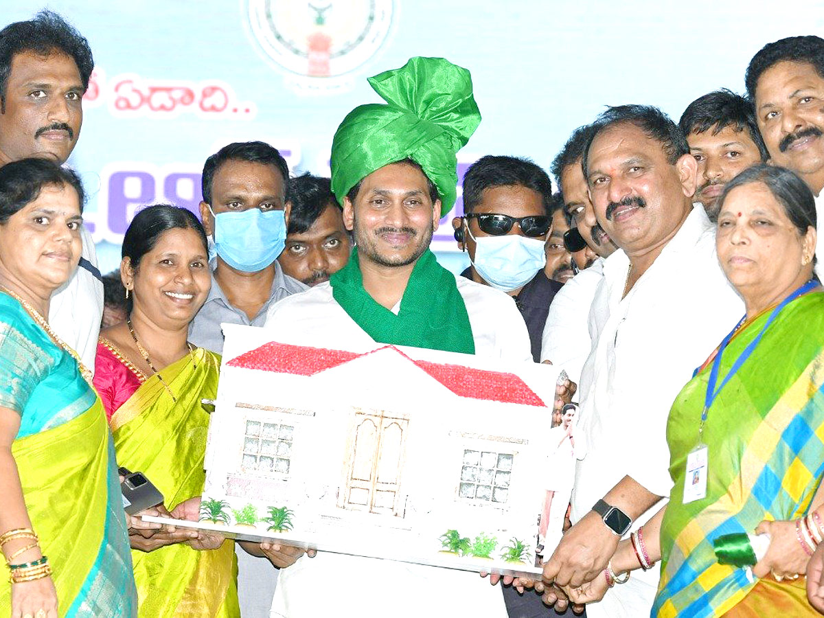 AP CM YS Jagan Disburse YSR Rythu Bharosa in Eluru District  - Sakshi2