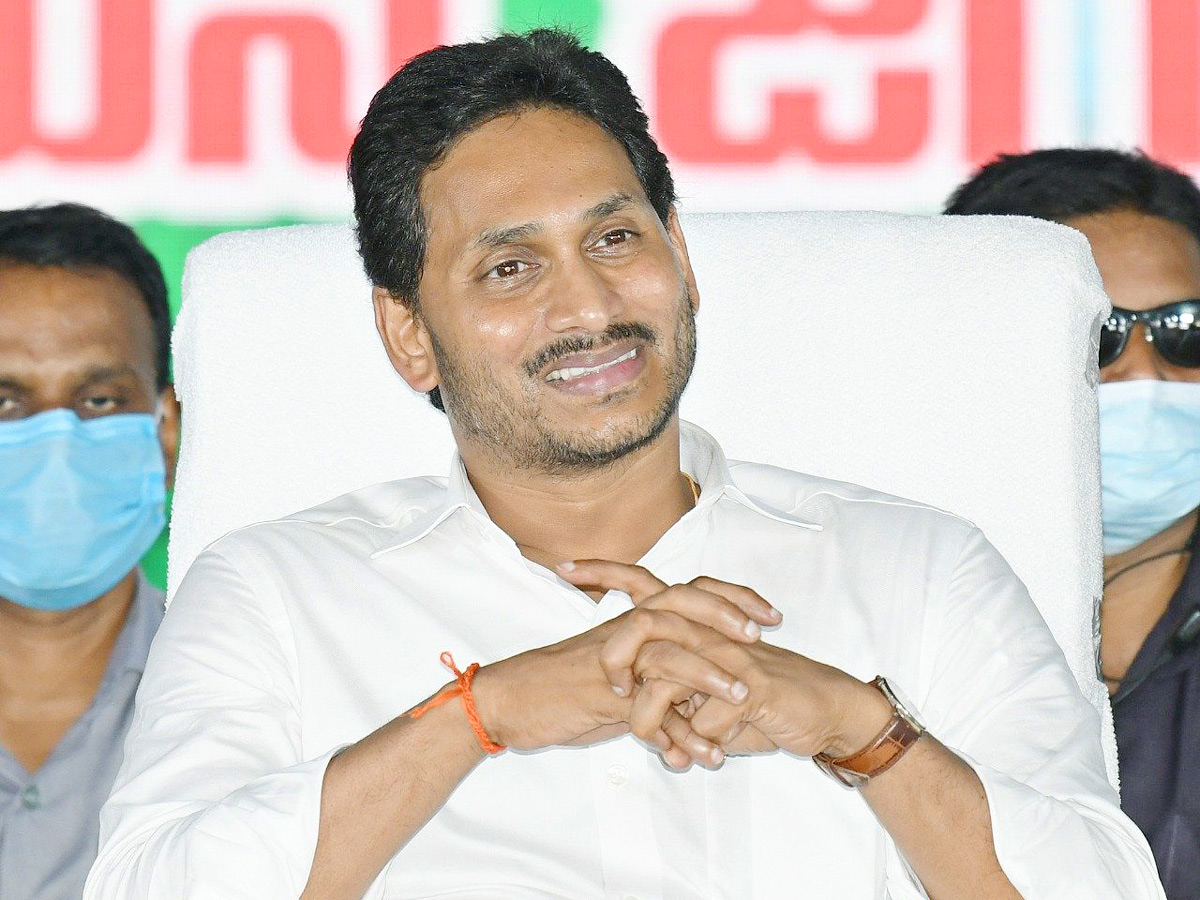 AP CM YS Jagan Disburse YSR Rythu Bharosa in Eluru District  - Sakshi20