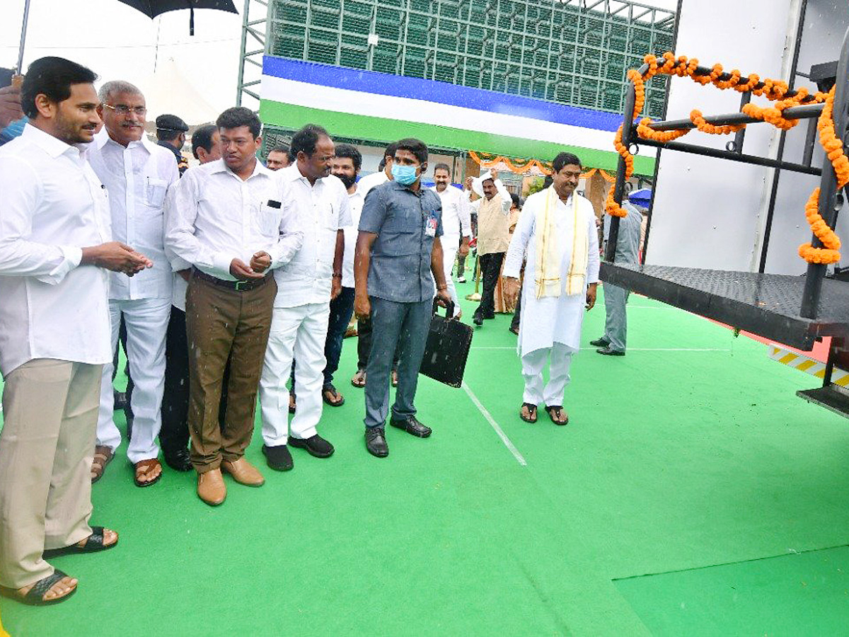 CM YS Jagan Launches YSR Mobile Veterinary Clinic Services in Vijayawada - Sakshi10