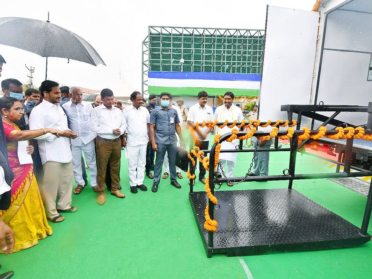 CM YS Jagan Launches YSR Mobile Veterinary Clinic Services in Vijayawada - Sakshi11