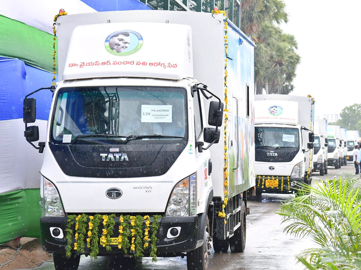 CM YS Jagan Launches YSR Mobile Veterinary Clinic Services in Vijayawada - Sakshi16