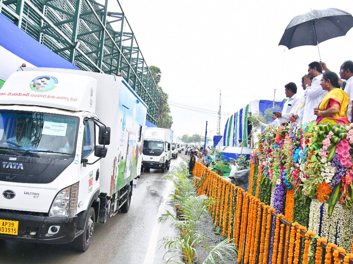 CM YS Jagan Launches YSR Mobile Veterinary Clinic Services in Vijayawada - Sakshi17