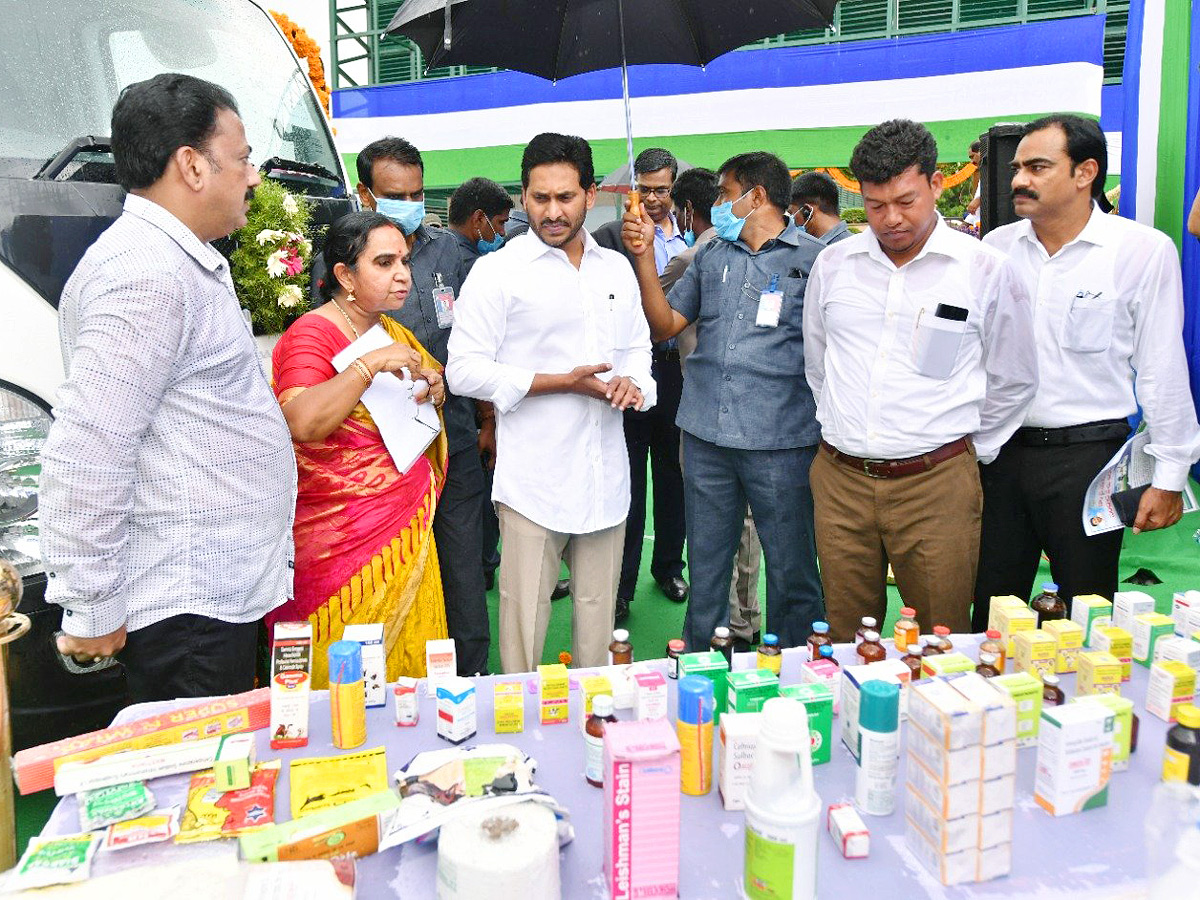 CM YS Jagan Launches YSR Mobile Veterinary Clinic Services in Vijayawada - Sakshi6