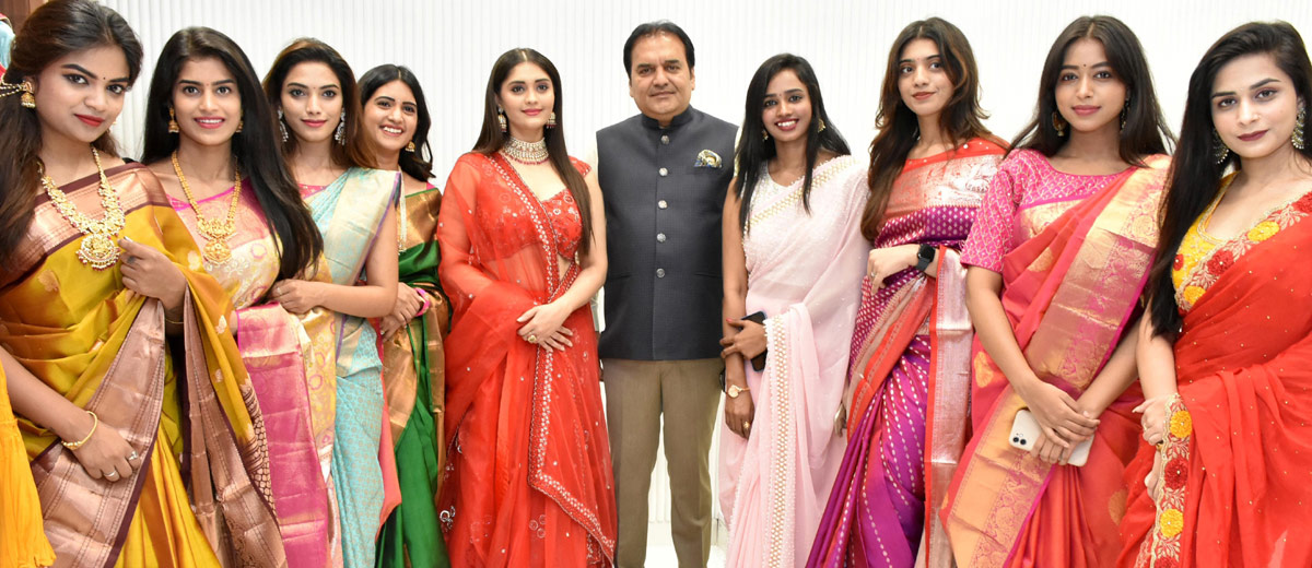 Narsingh Cloth Emporium Launch at Chandanagar - Sakshi5