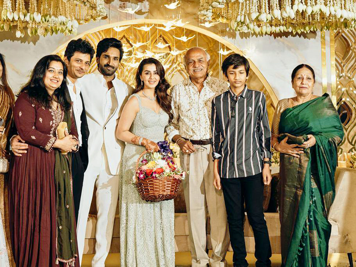 Aadhi Pinisetty And Nikki Galrani Wedding Reception photos - Sakshi9