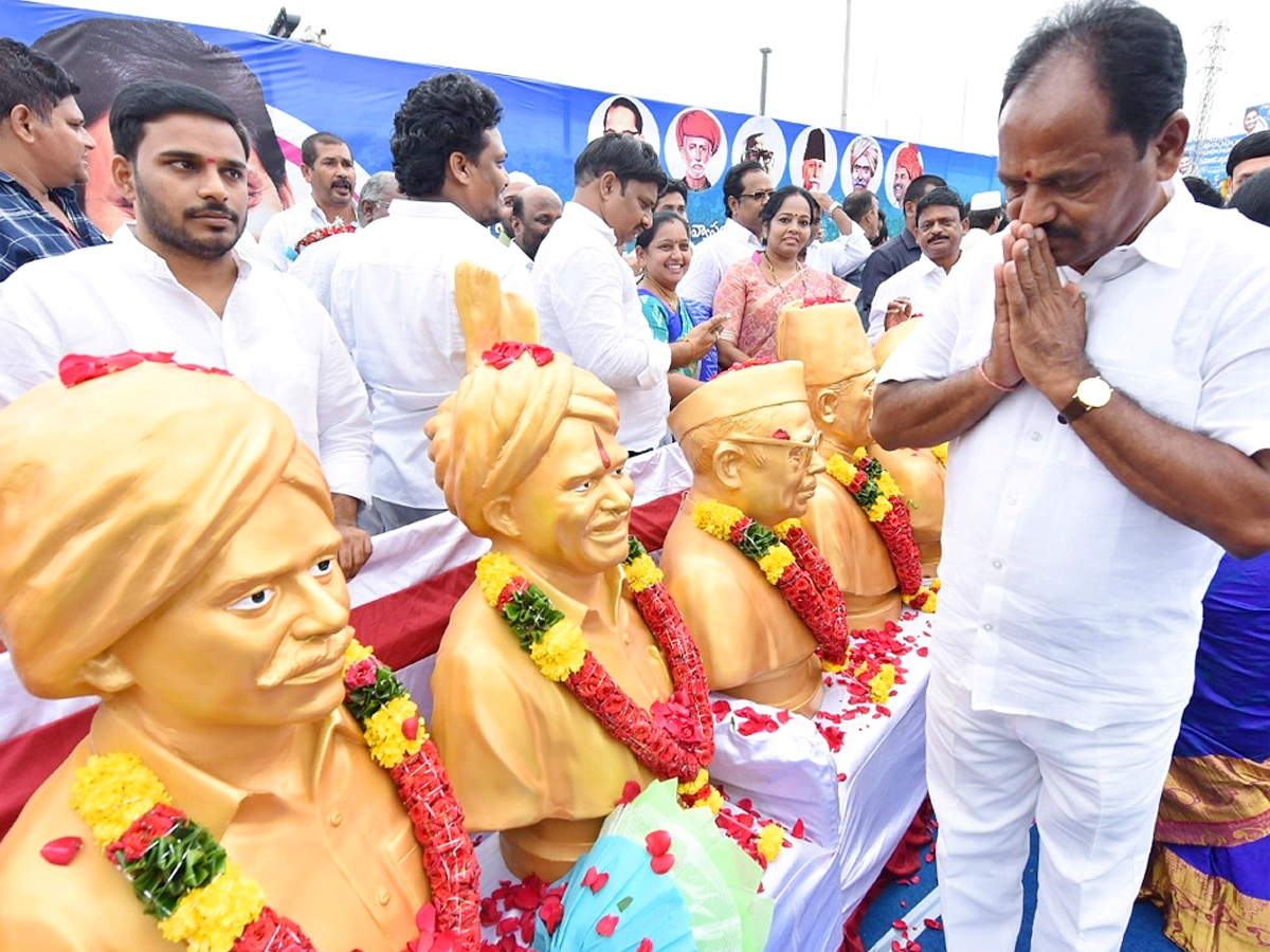 Samajika Nyaya Bheri Bus Yatra second Day Photo Highlights - Sakshi8