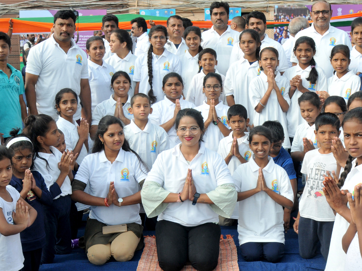 Thousands Participate In Yoga Utsav At Hyderabad LB Stadium Photo Gallery - Sakshi4