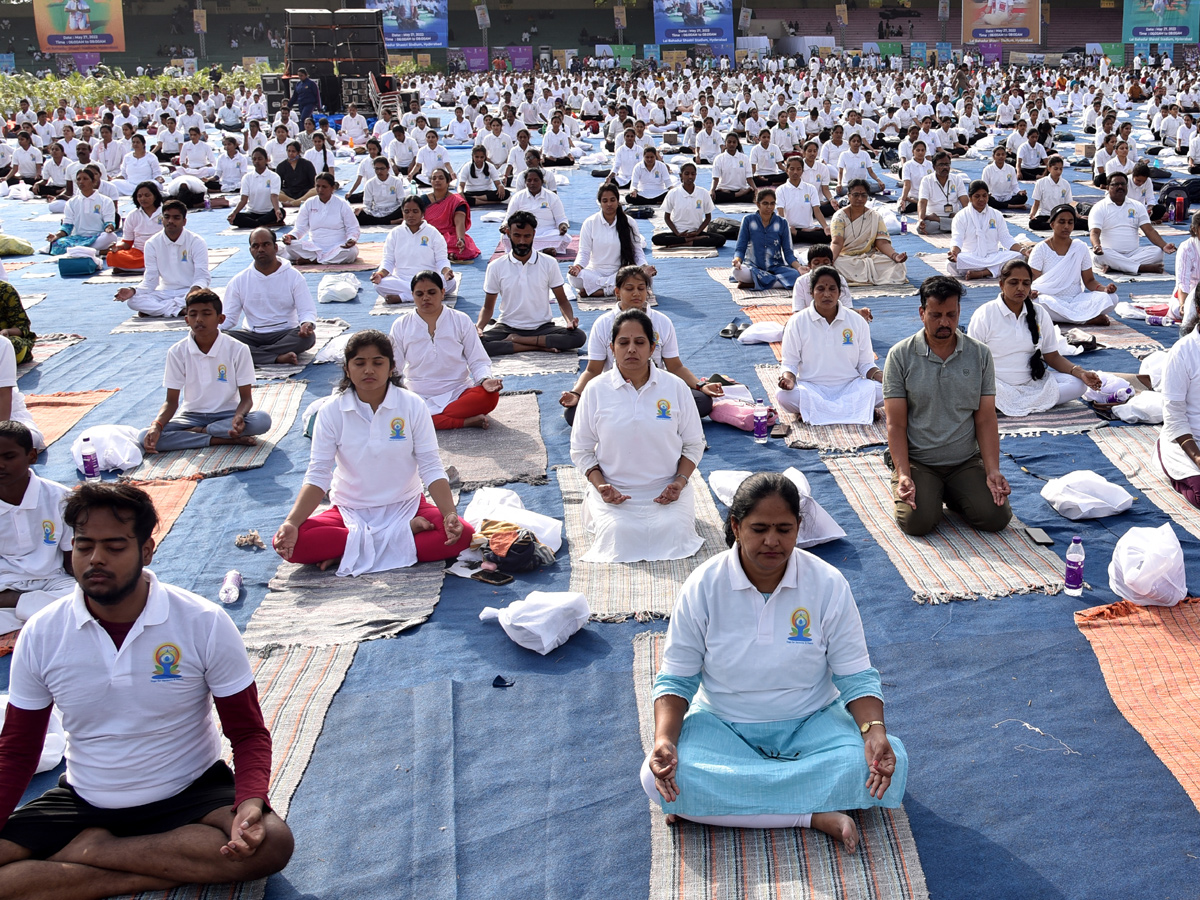 Thousands Participate In Yoga Utsav At Hyderabad LB Stadium Photo Gallery - Sakshi7