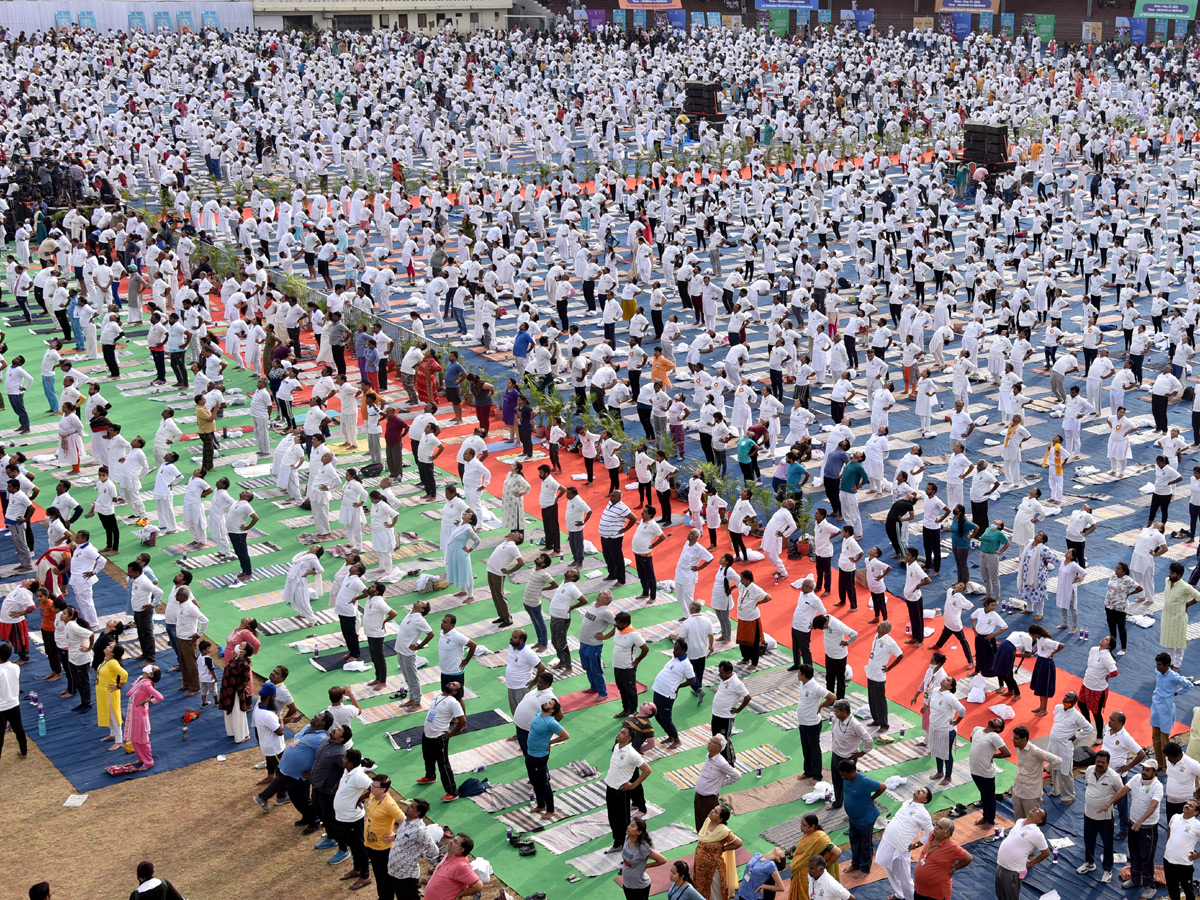 Thousands Participate In Yoga Utsav At Hyderabad LB Stadium Photo Gallery - Sakshi9