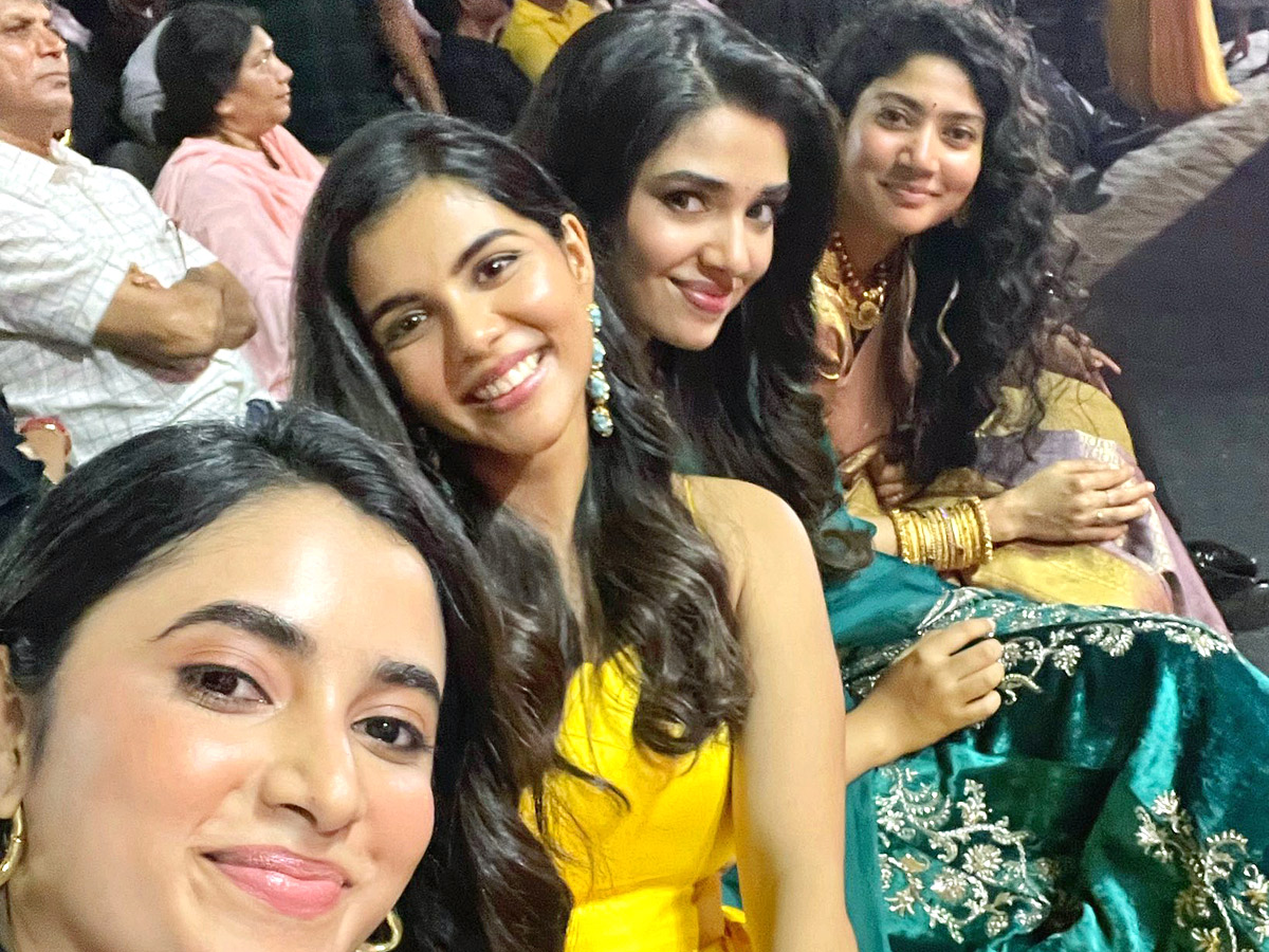 Behindwoods Gold Medal 2022 Event Photos - Sakshi8