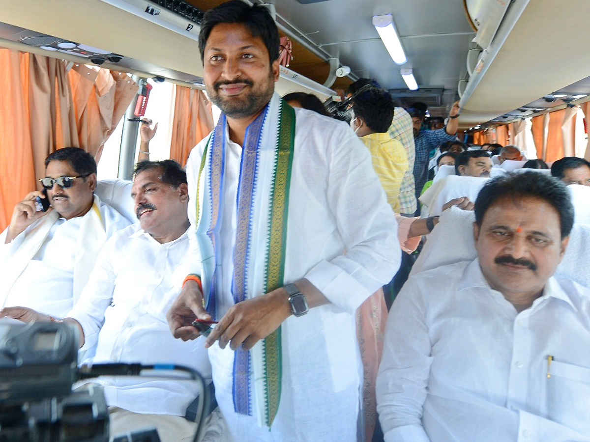 Samajika Nyaya Bheri Bus Yatra Third Day Photo Highlights - Sakshi3