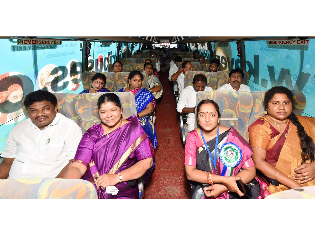 Samajika Nyaya Bheri Bus Yatra Third Day Photo Highlights - Sakshi45