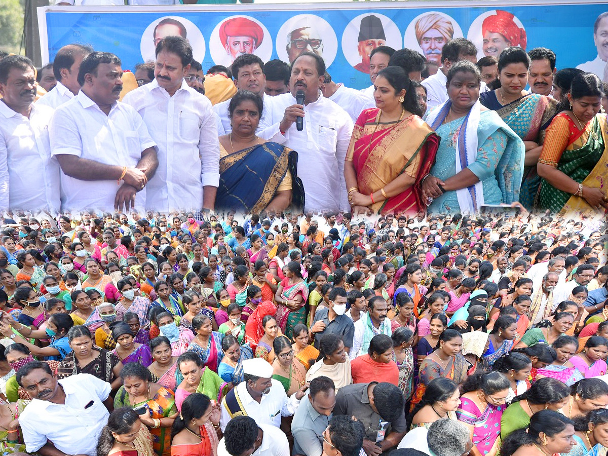 Samajika Nyaya Bheri Bus Yatra Third Day Photo Highlights - Sakshi46