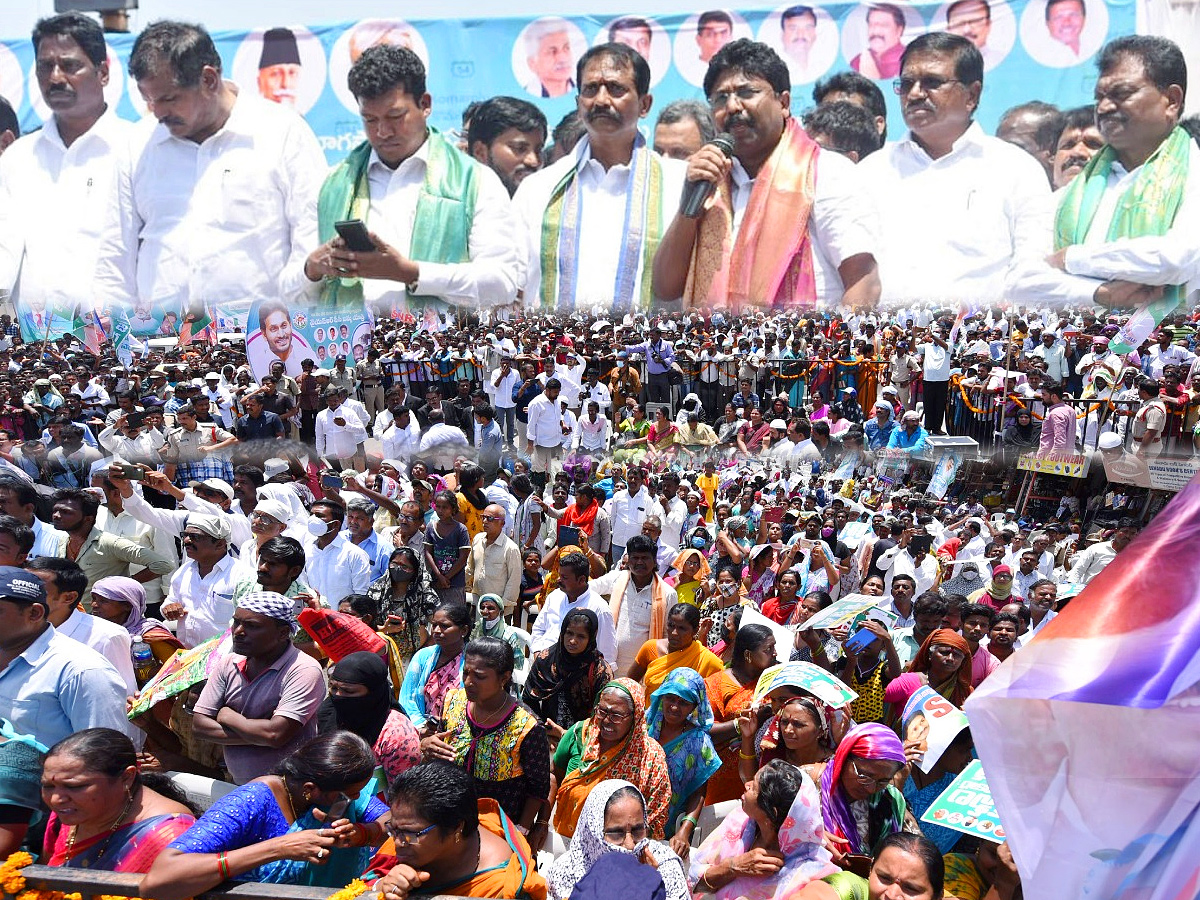 Samajika Nyaya Bheri Bus Yatra fourth Day Photo Highlights - Sakshi1