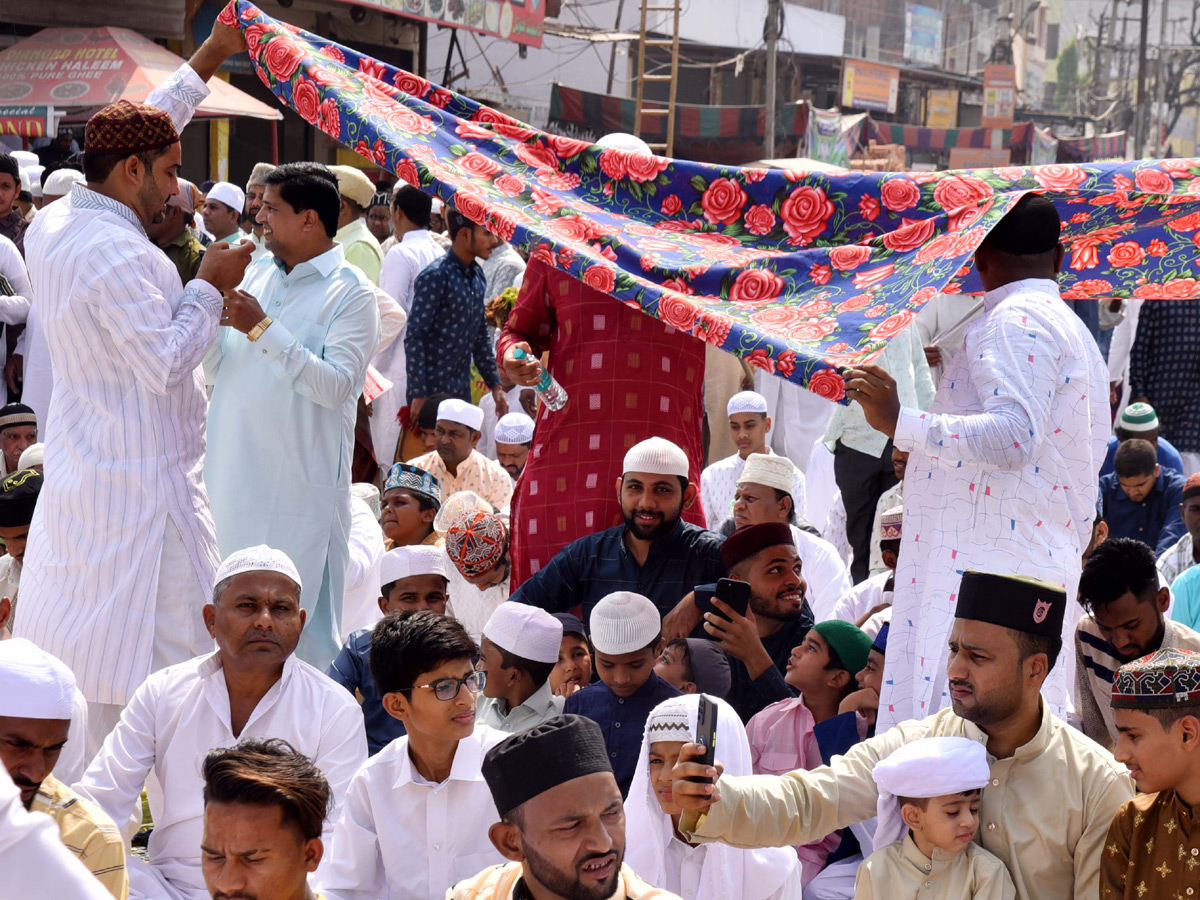 Ramadan Celebrations 2022 in Hyderabad Photo Gallery - Sakshi21