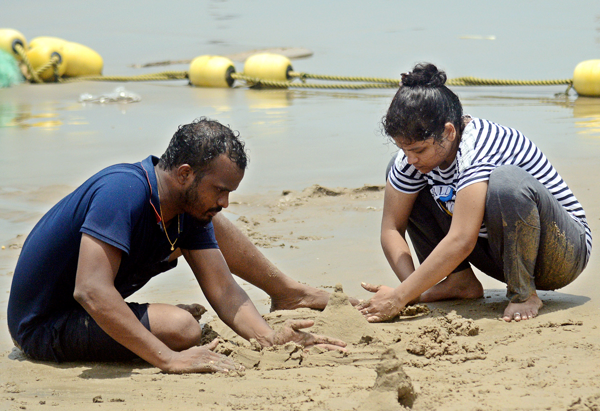 Visakhapatnam Bheemili Beach Photos - Sakshi12