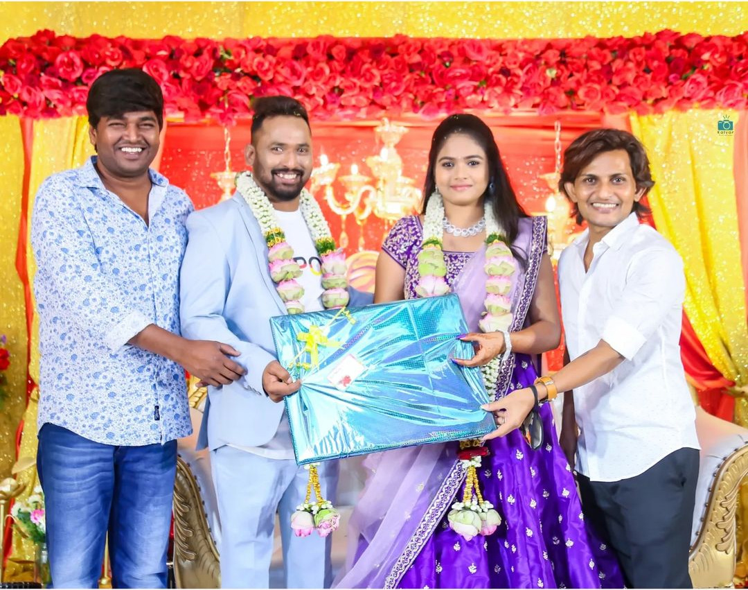 Jabardasth Kiraak Rp Engagement Photos   - Sakshi35