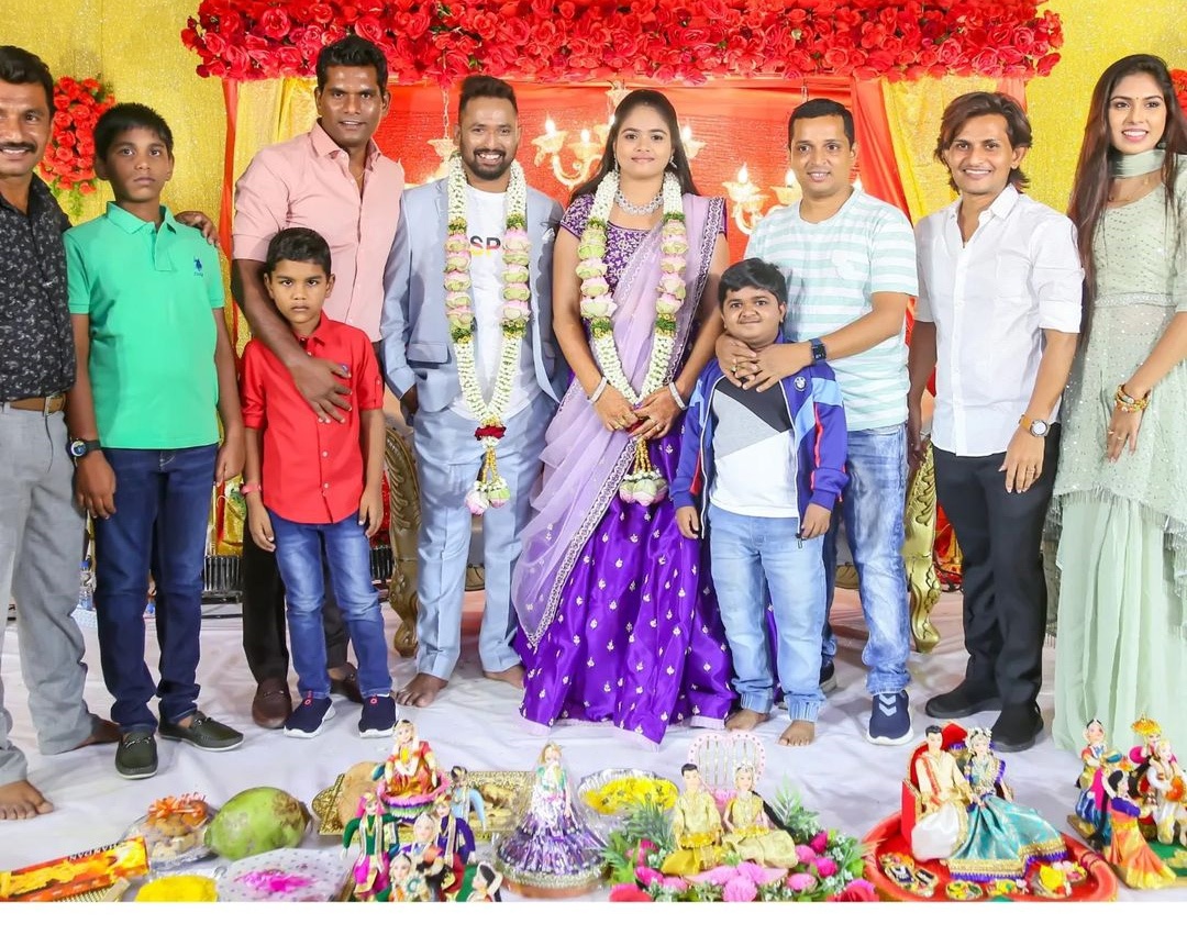 Jabardasth Kiraak Rp Engagement Photos   - Sakshi6