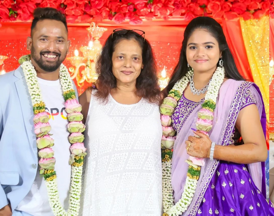 Jabardasth Kiraak Rp Engagement Photos   - Sakshi8