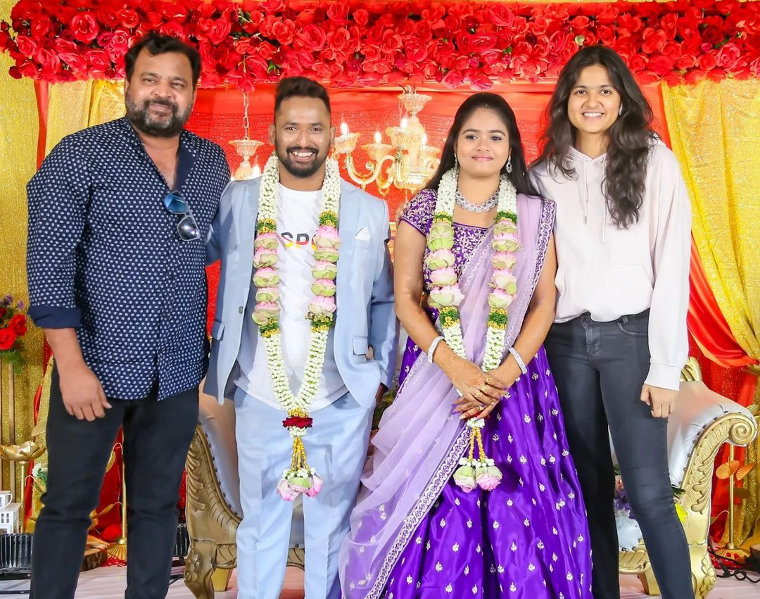 Jabardasth Kiraak Rp Engagement Photos   - Sakshi14