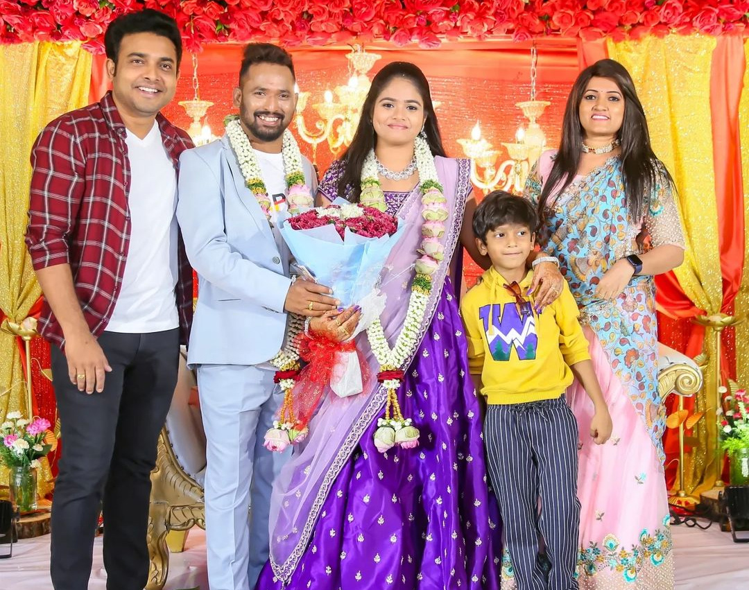 Jabardasth Kiraak Rp Engagement Photos   - Sakshi20