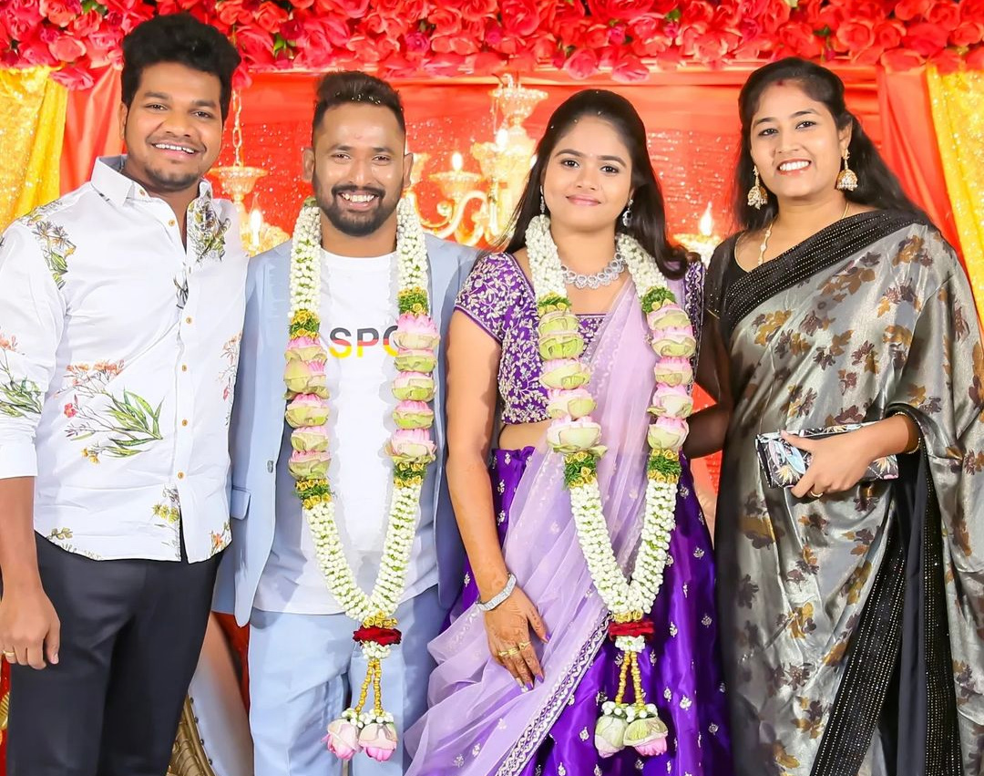 Jabardasth Kiraak Rp Engagement Photos   - Sakshi21