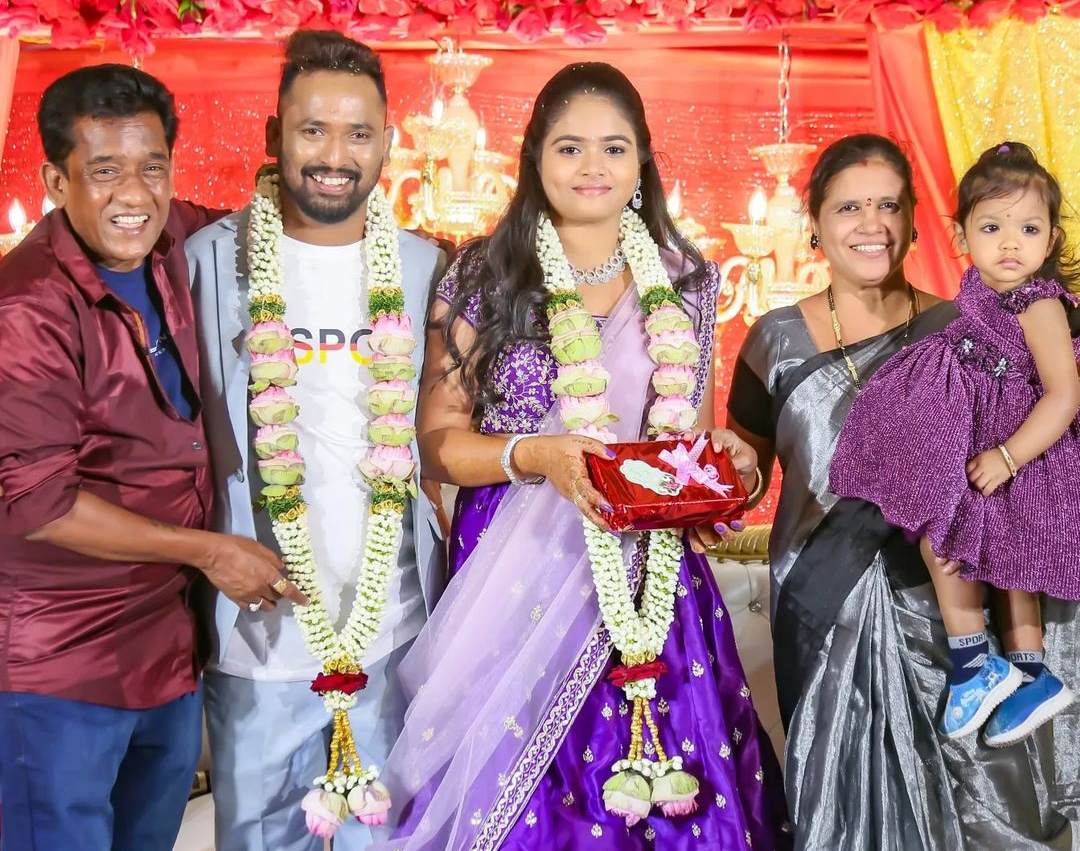 Jabardasth Kiraak Rp Engagement Photos   - Sakshi22