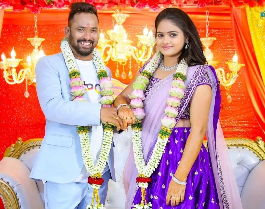 Jabardasth Kiraak Rp Engagement Photos   - Sakshi28