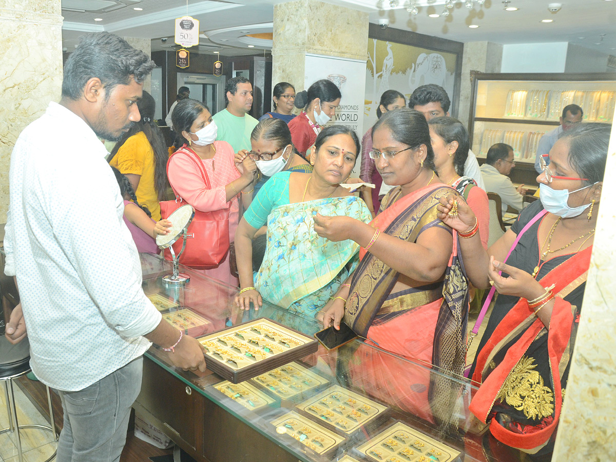 Akshaya Tritiya Shopping in Hyderabad Photo Gallery - Sakshi2