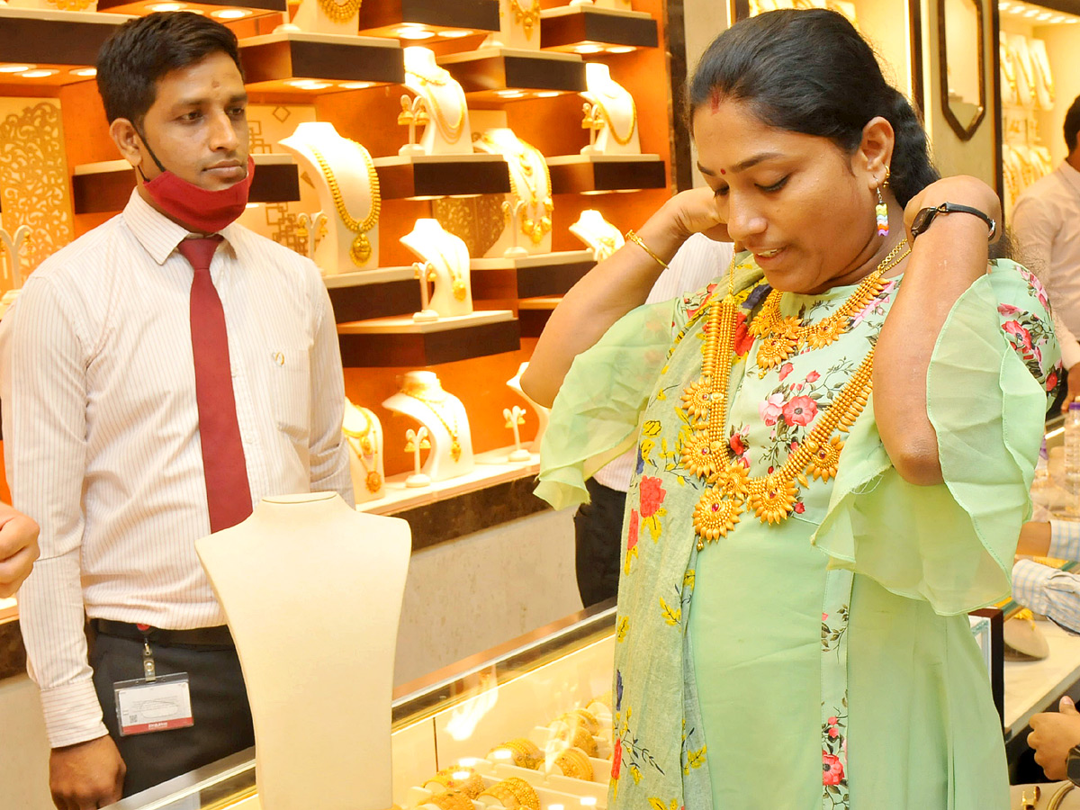 Akshaya Tritiya Shopping in Hyderabad Photo Gallery - Sakshi14