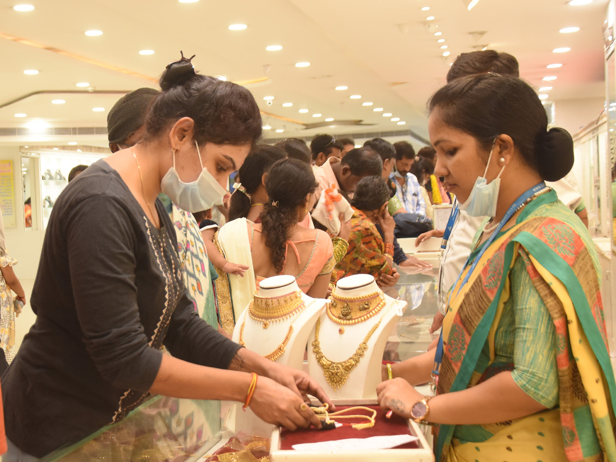 Akshaya Tritiya Shopping in Hyderabad Photo Gallery - Sakshi1