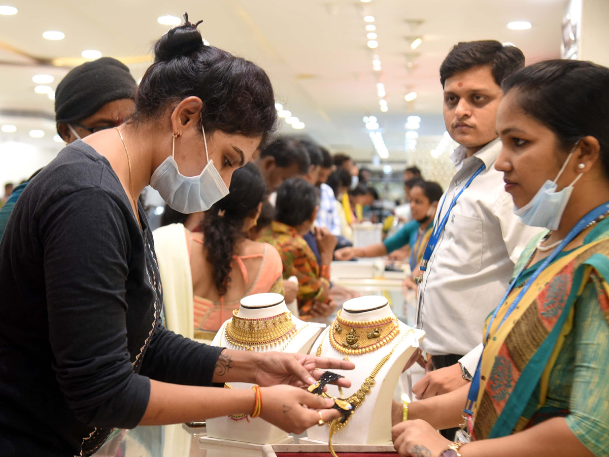 Akshaya Tritiya Shopping in Hyderabad Photo Gallery - Sakshi9